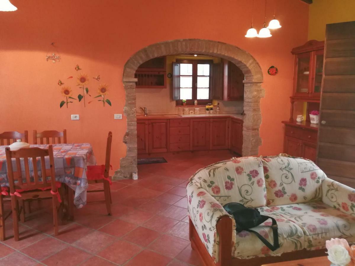 Casa Country House Girasole Vakantie Huis-Wakacje Huis Ашяно Екстер'єр фото